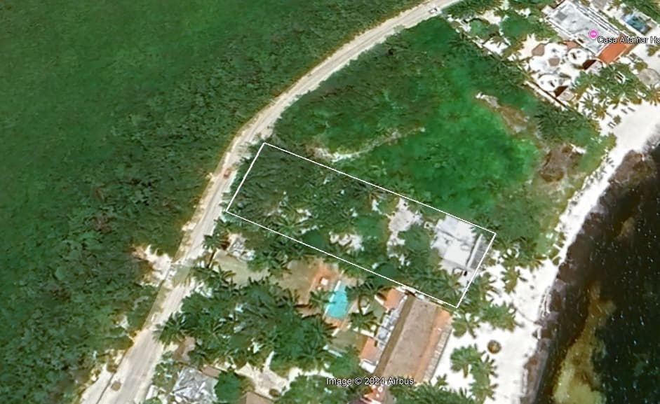 Terreno beachfront con 25.6 m de frente de mar en Tankah Bay, entre Tulum y Akumal, con escritura pública